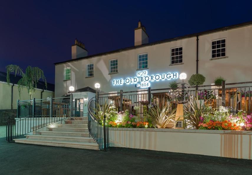 The Old Borough Hotel - Wetherspoon Swords Buitenkant foto